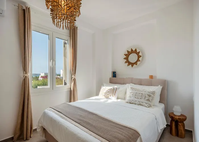 Pounta ,2br W Shared Pool,fiora I