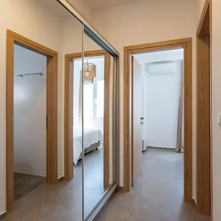 Pounta 2 - Shared Pool Holiday home