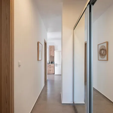 Pounta ,2br W Shared Pool,fiora I *