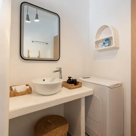 Pounta ,2br W Shared Pool,fiora I *