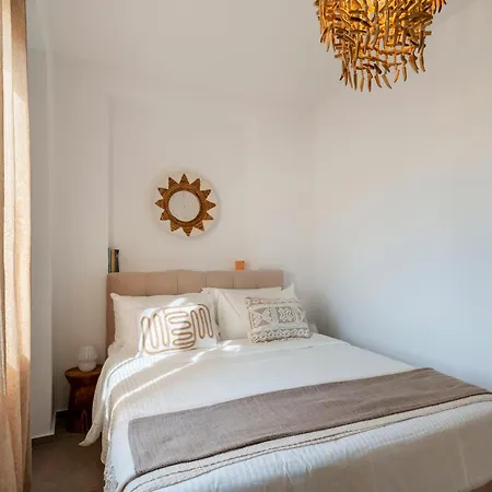 Pounta ,2br W Shared Pool,fiora I * Pounda