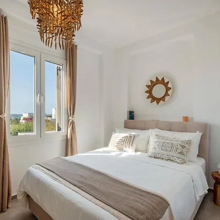 Pounta ,2br W Shared Pool,fiora I