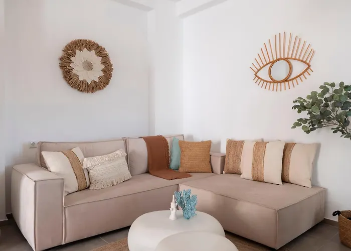 Pounta ,2br W Shared Pool,fiora I