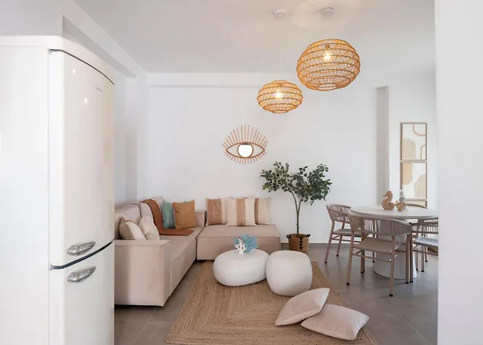 Pounta ,2br W Shared Pool,fiora I * Pounda